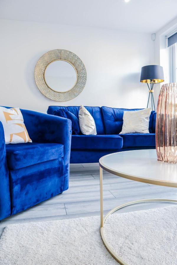 Elegant Apartments In Staines L Free Onsite Parking Exterior foto